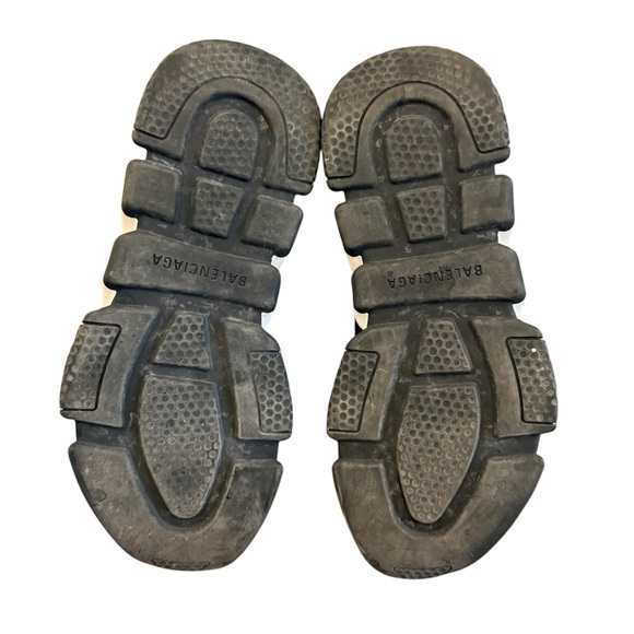 Balenciaga Black and White Speed Trainers - Picture 6 of 9